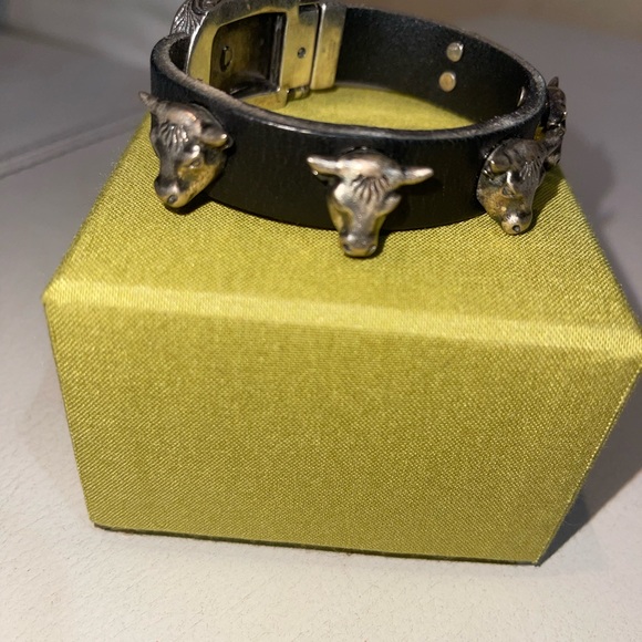 Gucci Anger Forest Aged Sterling Silver and Black Leather Bull Heads Bracelet - Picture 4 of 8